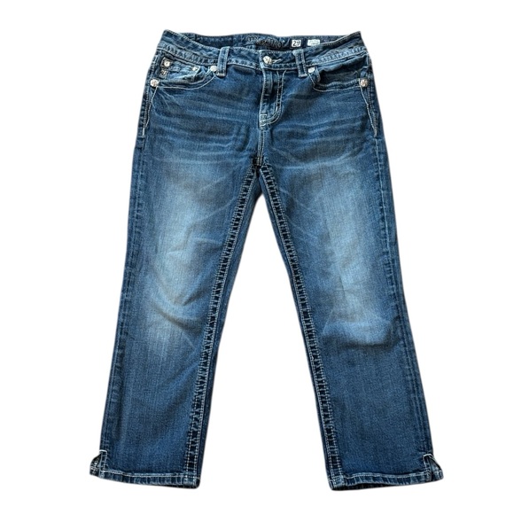 Miss Me Mid Rise Capri Faux Back Flap Crystals Style M3336P Jeans Size 29 - Picture 3 of 10